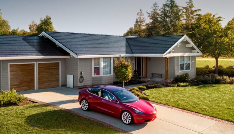 Tesla-a-inceput-oficial-productia-tiglelor-solare-in-cadrul-fabricii-din-Buffalo.jpg